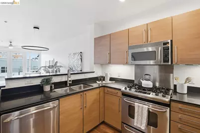 200 2nd St #403, Oakland, CA 94607 - Photo 13