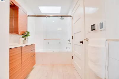 5323 Miles Ave, Oakland, CA 94618 - Photo 17