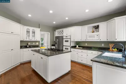 55 McConnell Ln, Walnut Creek, CA 94596 - Photo 9