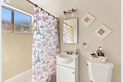 1451 Linfield Ln, Hayward, CA 94545 - Photo 25