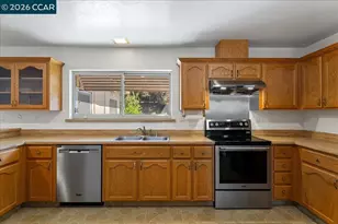 124 Chestnut Dr, Hercules, CA 94547 - Photo 11
