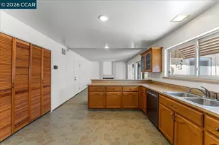 124 Chestnut Dr, Hercules, CA 94547 - Photo 13