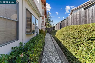 124 Chestnut Dr, Hercules, CA 94547 - Photo 43