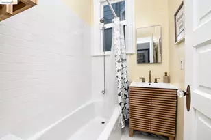 856 York St, San Francisco, CA 94110 - Photo 11
