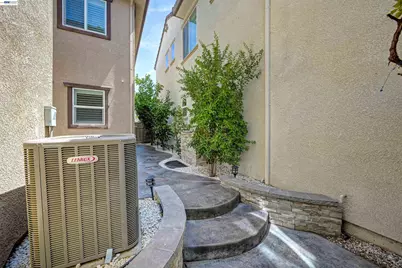724 Topiary Ln, Mountain House, CA 95391 - Photo 41