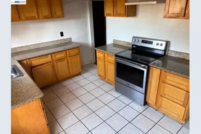 316 28th St, Richmond, CA 94804 - Photo 13