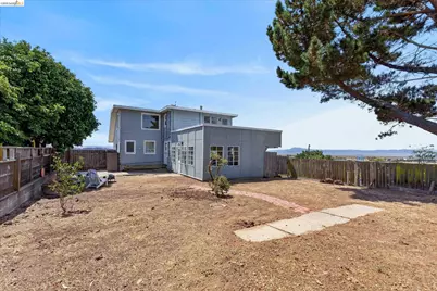 136 Craven St, Vallejo, CA 94590 - Photo 31