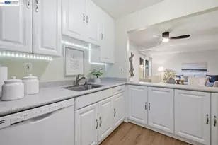 1526 Parkwood Pl, Concord, CA 94521 - Photo 15