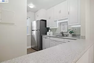 1526 Parkwood Pl, Concord, CA 94521 - Photo 13