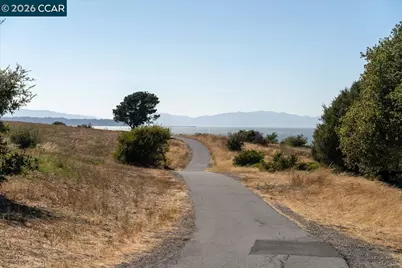 720 Live Oak Ln, Pinole, CA 94564 - Photo 47