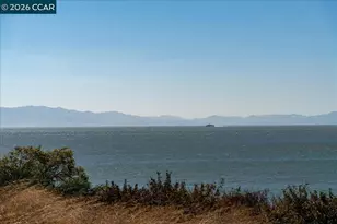 720 Live Oak Ln, Pinole, CA 94564 - Photo 49