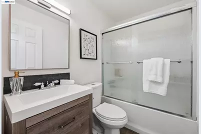 8110 Arroyo Dr, Pleasanton, CA 94588 - Photo 21