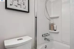 8110 Arroyo Dr, Pleasanton, CA 94588 - Photo 23
