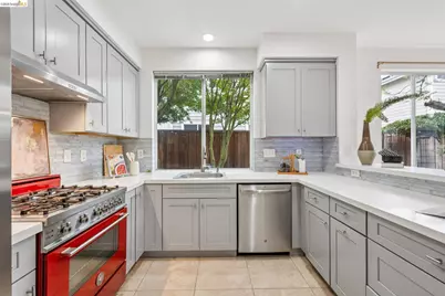 25 Farallon Ct, Richmond, CA 94804 - Photo 19