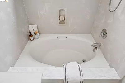 25 Farallon Ct, Richmond, CA 94804 - Photo 33