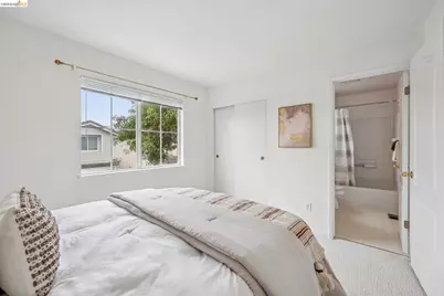25 Farallon Ct, Richmond, CA 94804 - Photo 37