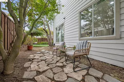 25 Farallon Ct, Richmond, CA 94804 - Photo 43