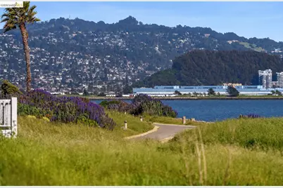 25 Farallon Ct, Richmond, CA 94804 - Photo 53