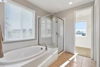 2408 Golden Way, Fairfield, CA 94533 - Photo 17