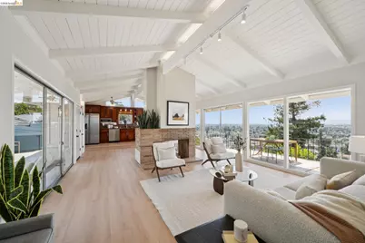 7425 Hillmont Drive, Oakland, CA 94605 - Photo 11