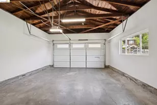 7425 Hillmont Dr, Oakland, CA 94605 - Photo 47
