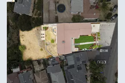 7425 Hillmont Drive, Oakland, CA 94605 - Photo 51