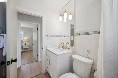 7425 Hillmont Drive, Oakland, CA 94605 - Photo 29