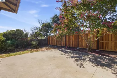 1243 Temple Dr, Pacheco, CA 94553 - Photo 27
