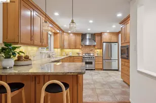 7218 Homewood Dr, Oakland, CA 94611 - Photo 21