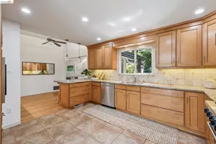 7218 Homewood Dr, Oakland, CA 94611 - Photo 27