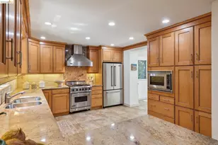 7218 Homewood Dr, Oakland, CA 94611 - Photo 21
