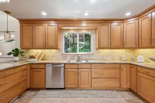 7218 Homewood Dr, Oakland, CA 94611 - Photo 25