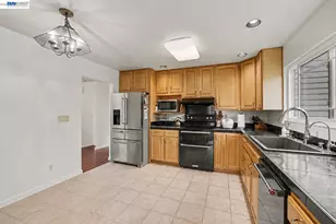 127 Catalpa Ct, Hercules, CA 94547 - Photo 5