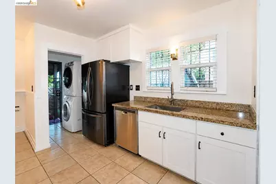 3221 Delaware St, Oakland, CA 94602 - Photo 11