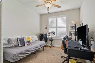 2336 Shadow Berry Dr, Manteca, CA 95336 - Photo 5