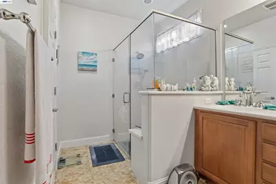 2336 Shadow Berry Dr, Manteca, CA 95336 - Photo 9