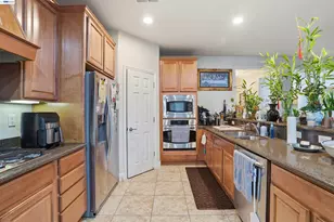 2336 Shadow Berry Dr, Manteca, CA 95336 - Photo 7