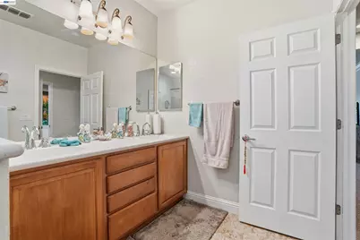 2336 Shadow Berry Dr, Manteca, CA 95336 - Photo 3