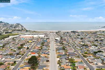 689 Linda Mar Blvd, Pacifica, CA 94044 - Photo 37