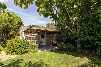 307 Covington St, Oakland, CA 94605 - Photo 27