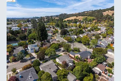 307 Covington St, Oakland, CA 94605 - Photo 41