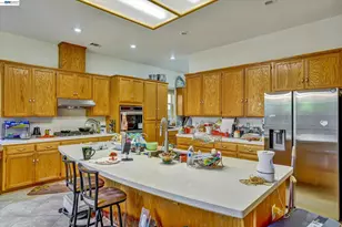 2257 Octavia Ct, Tracy, CA 95377 - Photo 9