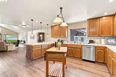 4841 Spinnaker Way, Discovery Bay, CA 94505 - Photo 5
