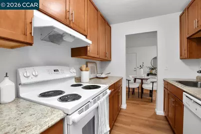 1660 Laguna #B, Concord, CA 94520 - Photo 7