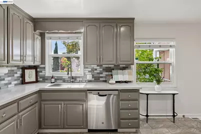 15040 Costela St, San Leandro, CA 94579 - Photo 11