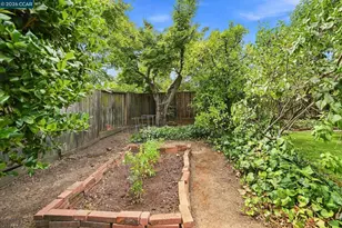 1624 Lynwood Dr, Concord, CA 94521 - Photo 41