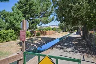2858 Fyne Dr, Walnut Creek, CA 94598 - Photo 59
