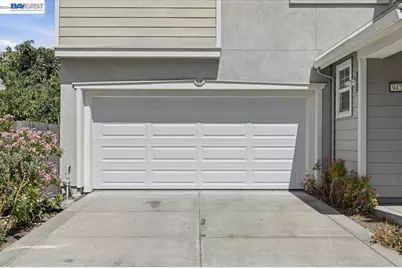 9424 Dunbar Dr, Oakland, CA 94603 - Photo 5