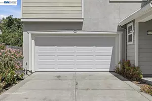 9424 Dunbar Dr, Oakland, CA 94603 - Photo 5