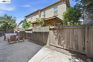 9424 Dunbar Dr, Oakland, CA 94603 - Photo 71